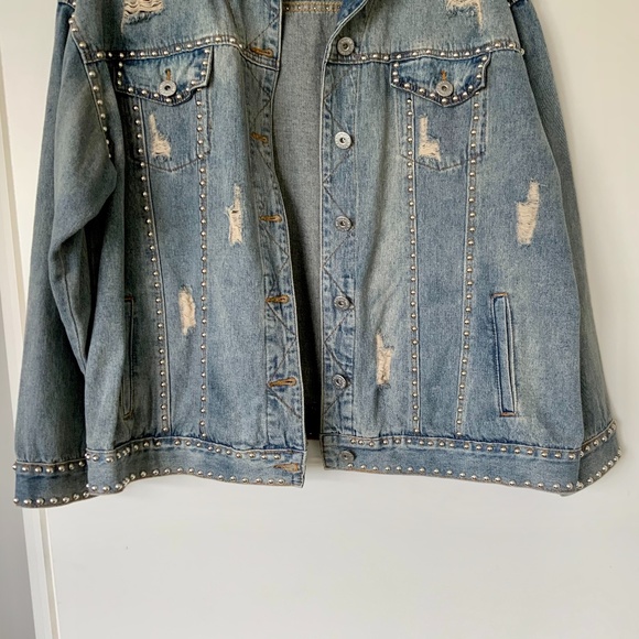 ‼️SOLD‼️ Distressed Denim Stud Jacket LARGE - Picture 2 of 7